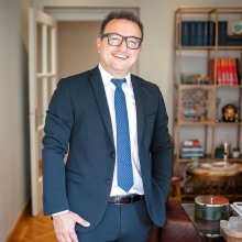 Op. Dr. Berker Büyükgüral